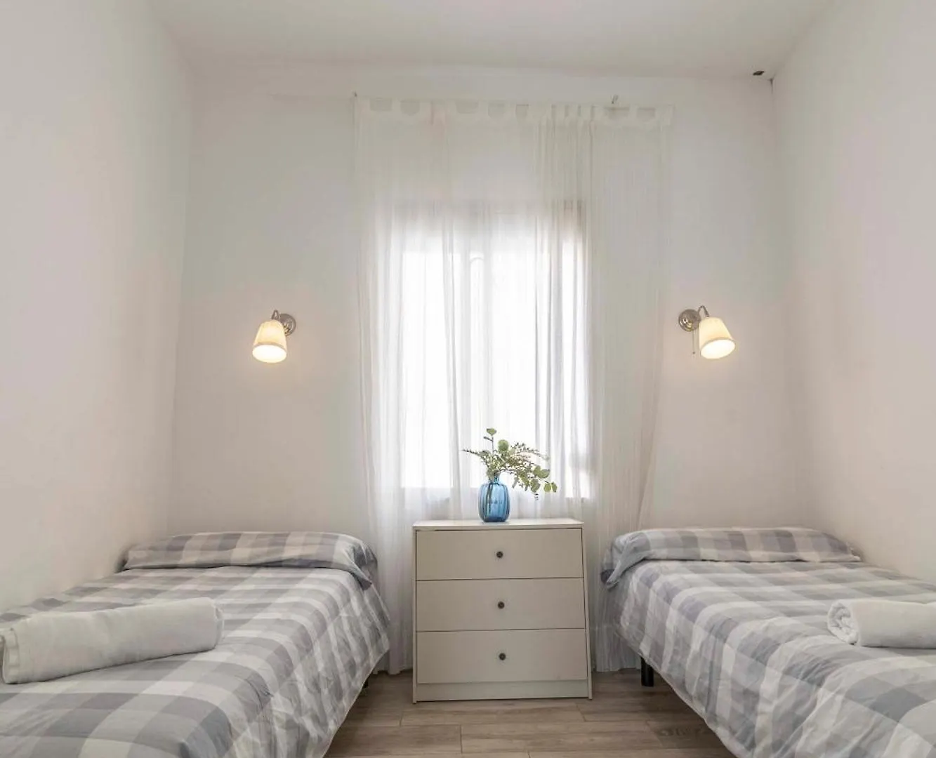Apartamentos Los Remedios Sevilla 0*,  Spanyolország