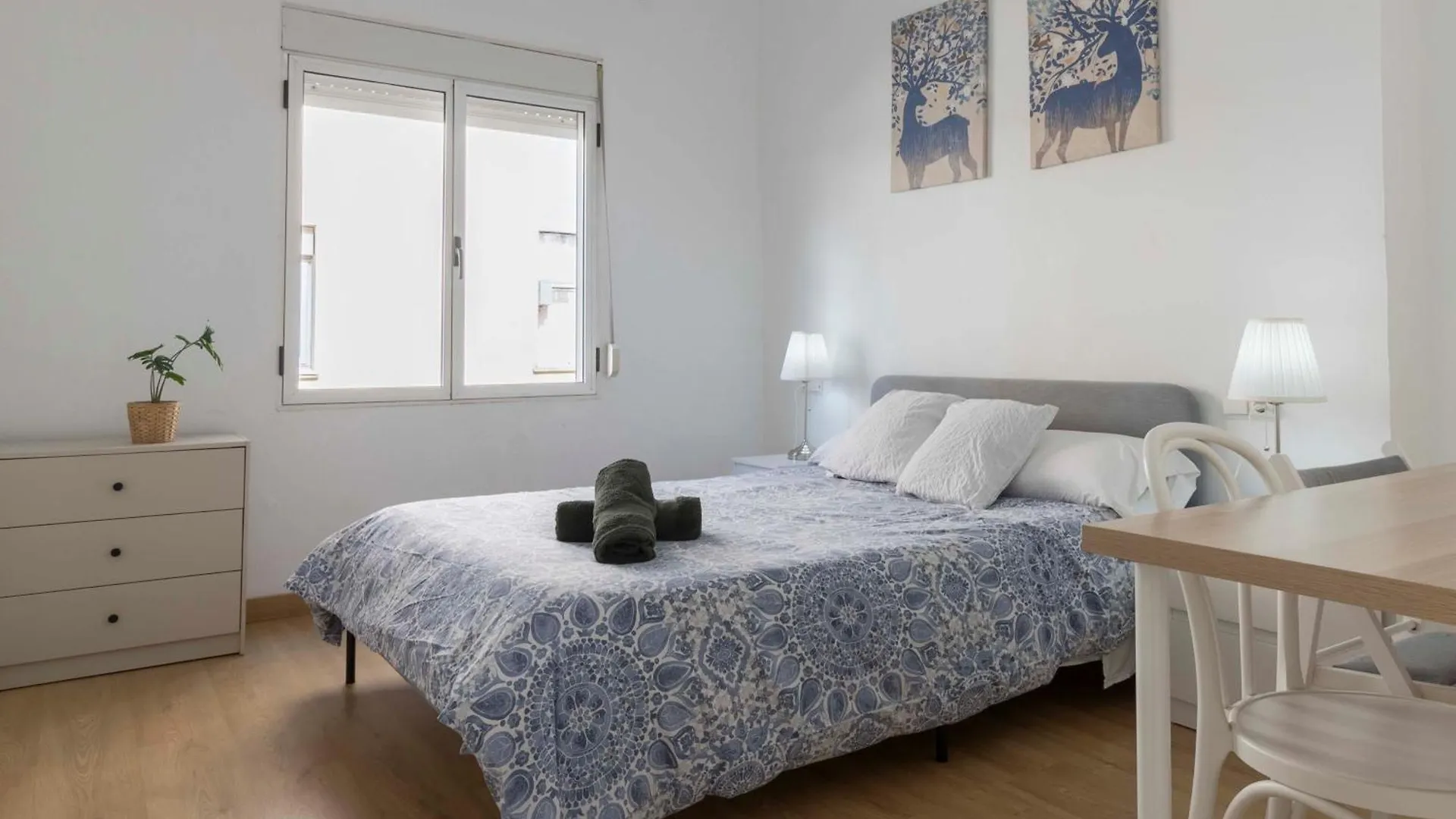 Apartamentos Los Remedios Seville Apartment