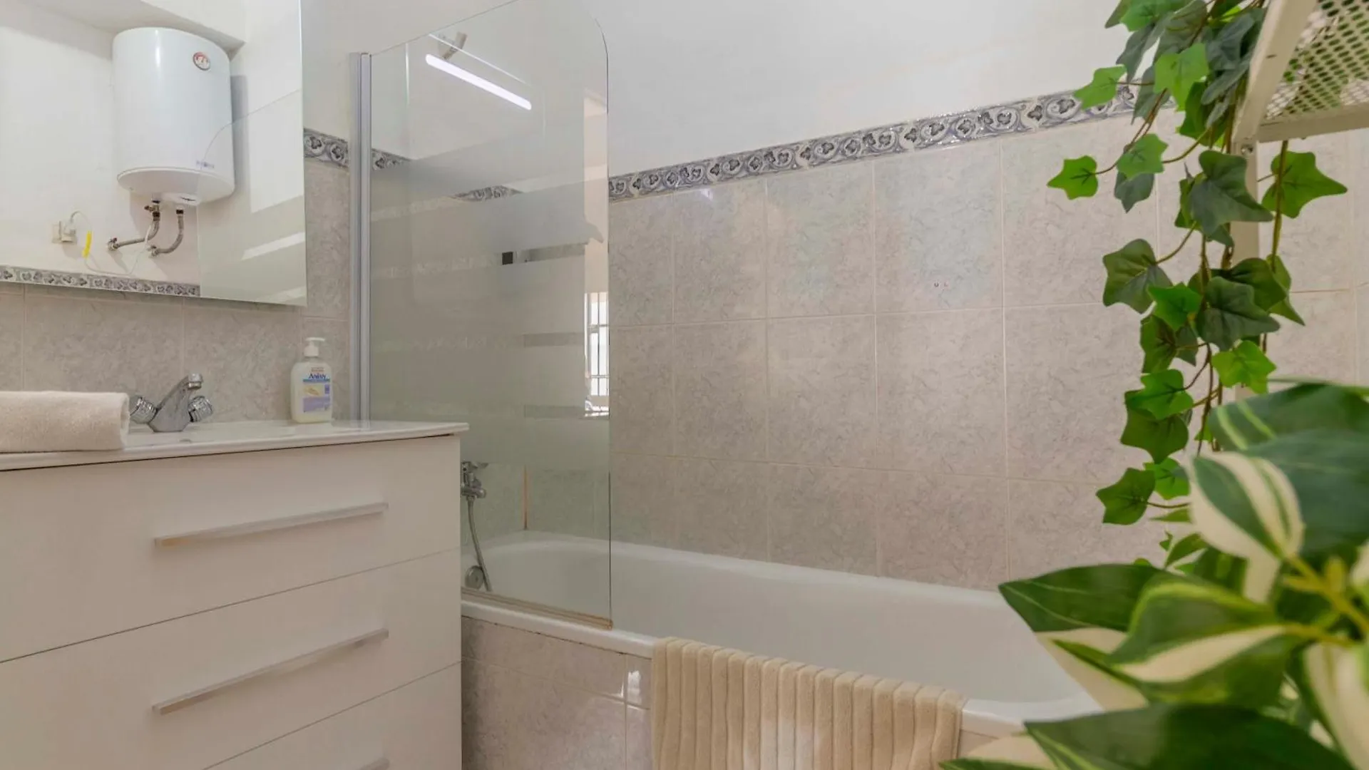 Apartamentos Los Remedios Seville