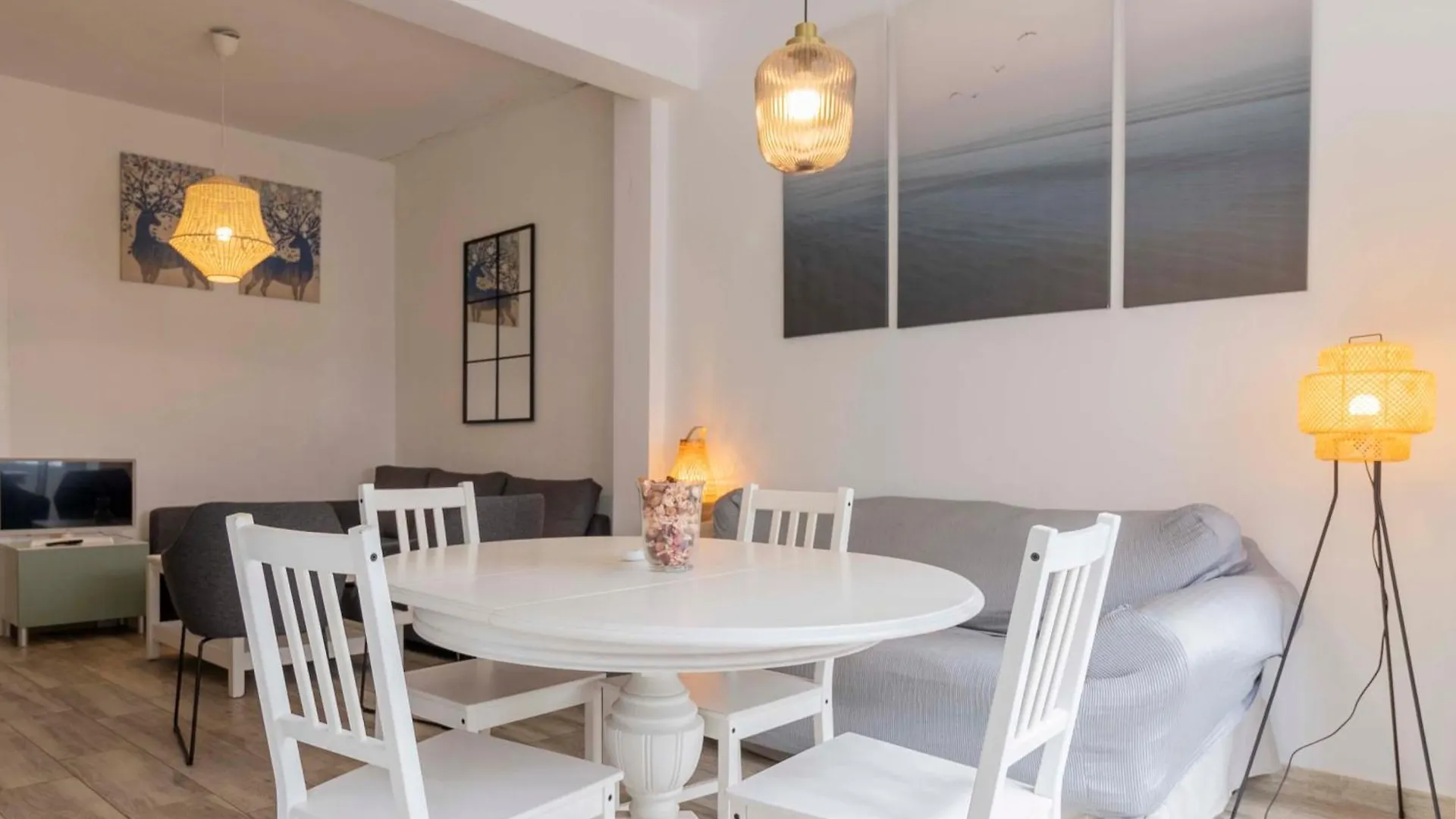Apartamentos Los Remedios Seville Apartment